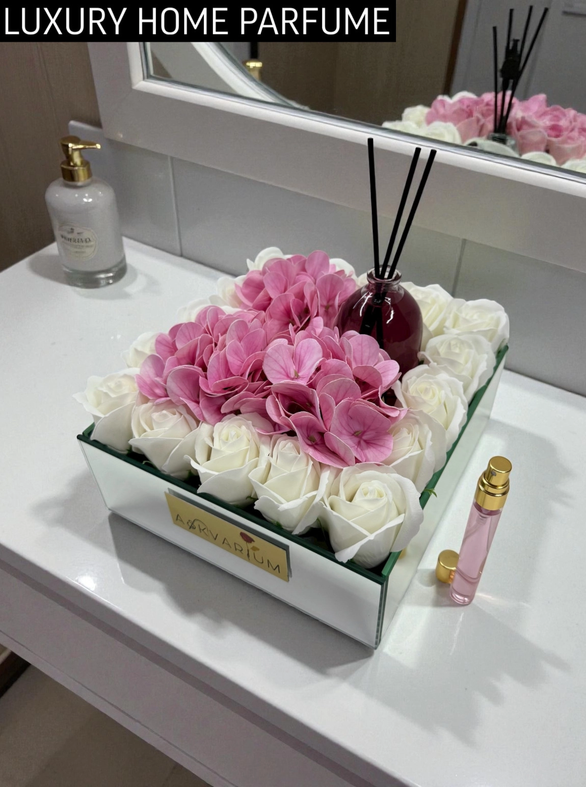 Oda Parfümlü Bozulmayan Beyaz Gül Ve Pembe Ortancalı Aranjman