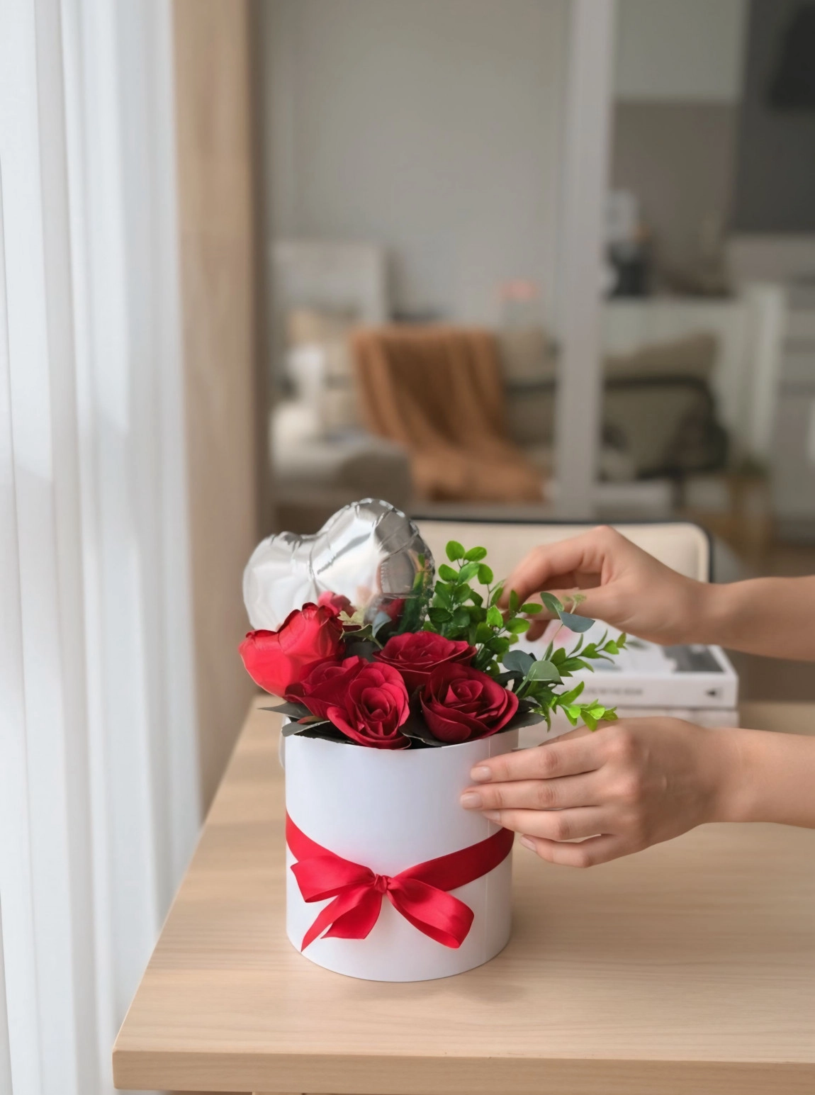 Balonlu Kırmızı Gül Kutusu