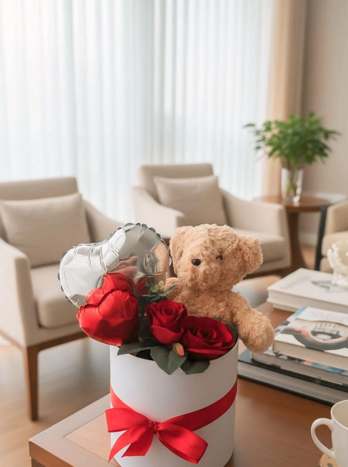 Çift Balonlu Kırmızı Gül Kutusu