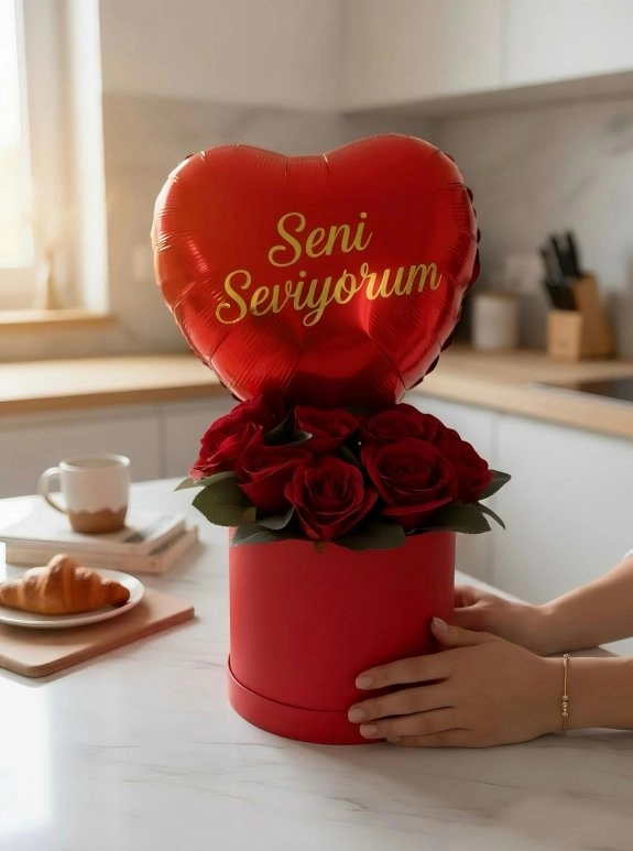 Kalpli Balonlu 9’Lu Kırmızı Gül Kutusu