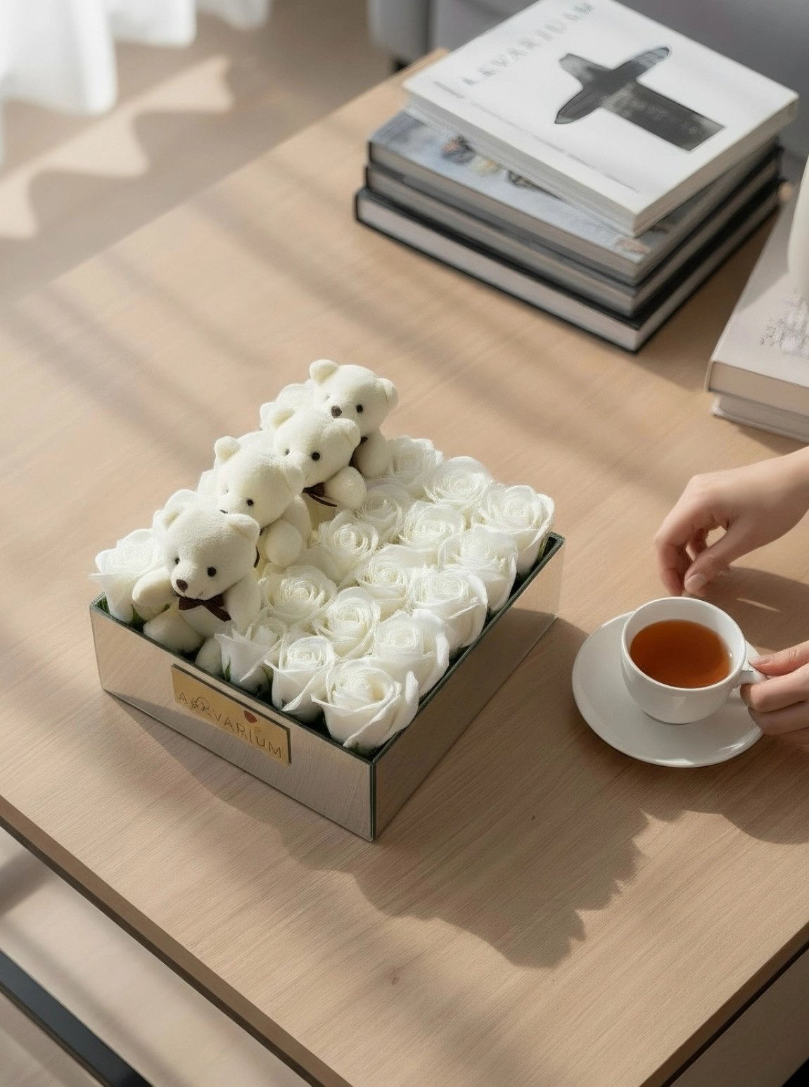 Kokulu Beyaz Gül Ve Peluş Ayıcık Ayna Kutu