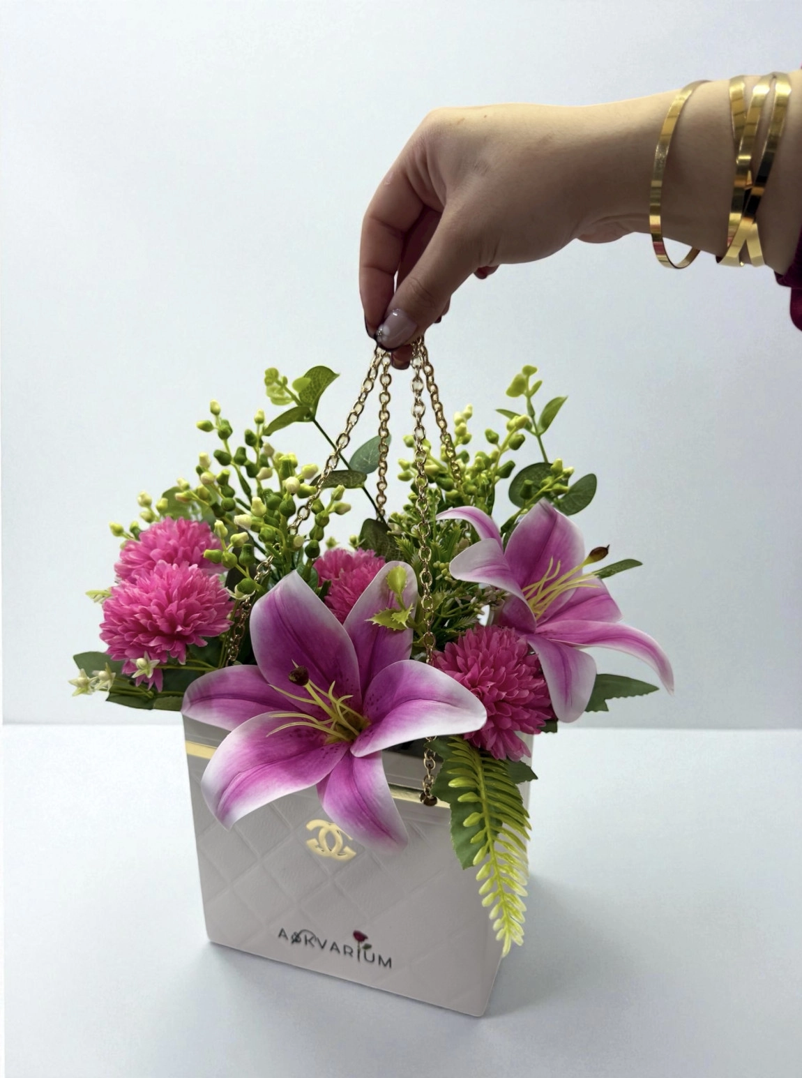 Pembe Lilyum Ve Pembe Çiçekli Dekoratif Aranjman